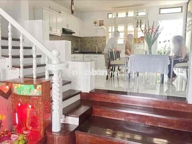 Cho thuê nhà 3 lầu KDC HimLam Quận 7