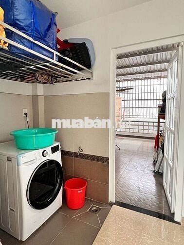 Nhà riêng còn trống 2p, 1 phòng có ban công, ngay Ngã Tư Phú Nhuận