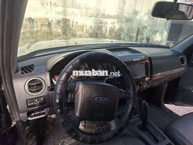 Ford Everest 2014 Đen