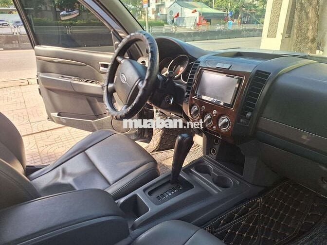 Ford Everest 2014 Đen