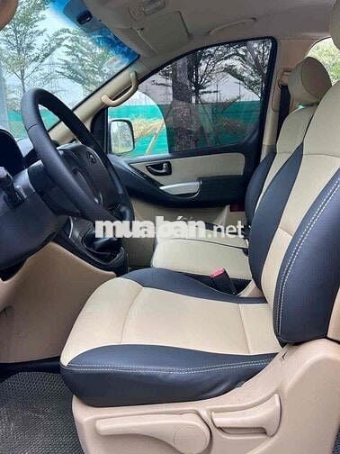 Hyundai Starex 9 chỗ Dầu Vàng cát