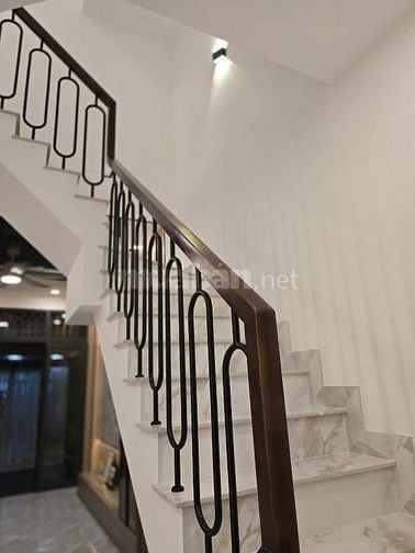 Nhà xây mới 100% Âu Dương Lân. Phường Chánh Hưng ( P3 Q8 cũ )