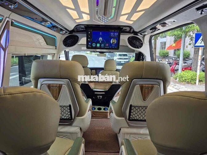 Ford Transit 2023 Viploue Limousine - 28000 km