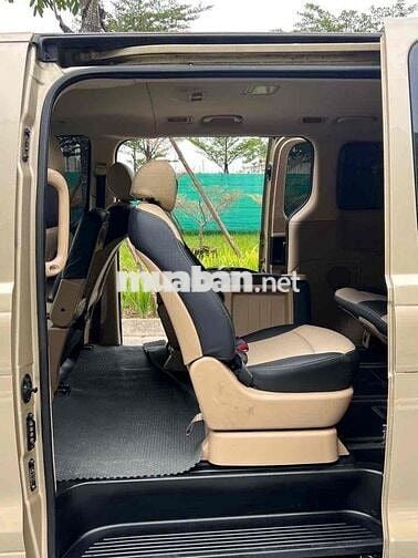 Hyundai Starex 9 chỗ Dầu Vàng cát