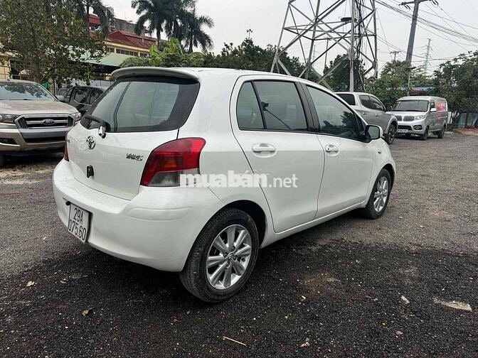 Toyota Yaris 2010 Trắng
