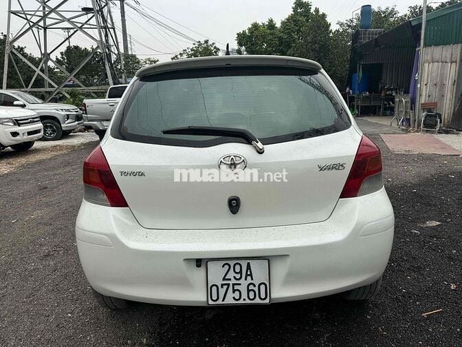 Toyota Yaris 2010 Trắng