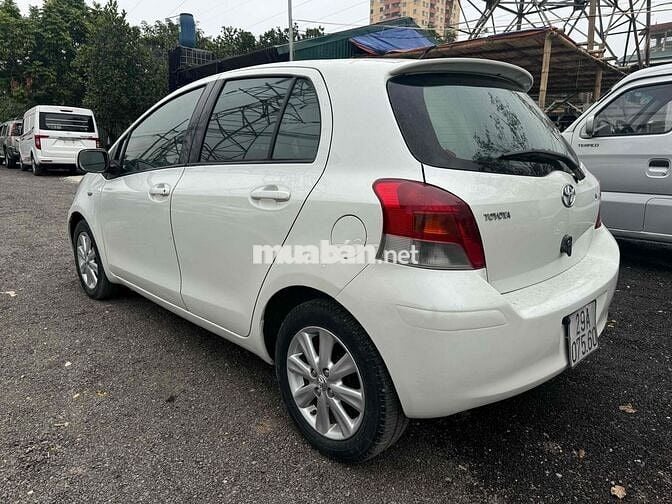 Toyota Yaris 2010 Trắng