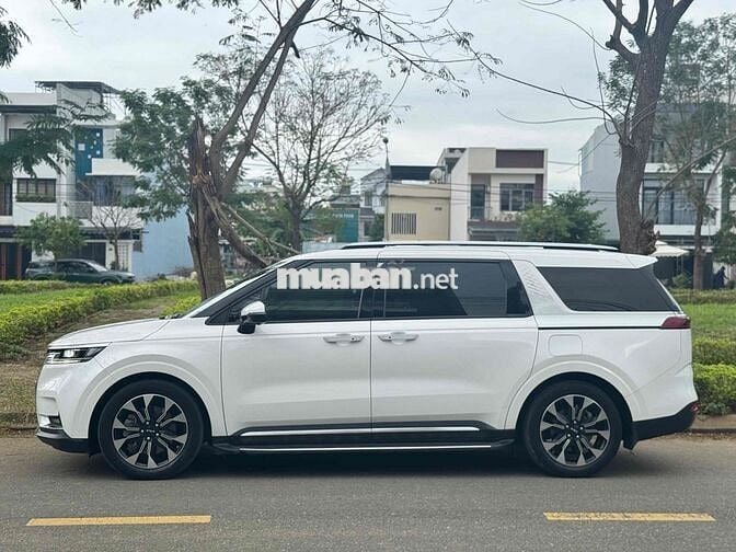 Kia Carnival 2023 Signature 2.2D - 55000 km