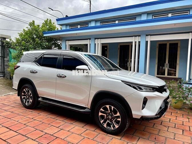 Fortuner Legender 2021 đi 23 ngàn Xe gia đình