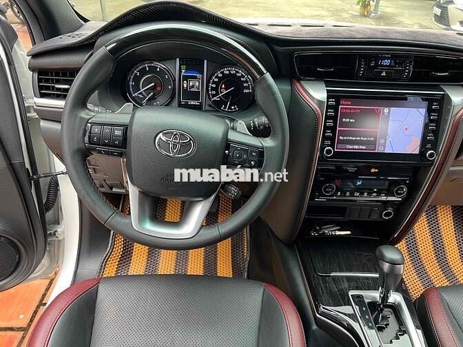 Fortuner Legender 2021 đi 23 ngàn Xe gia đình