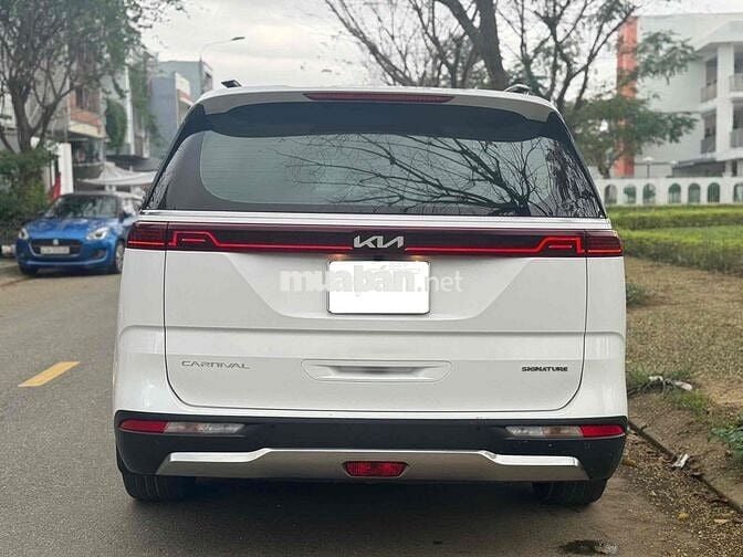 Kia Carnival 2023 Signature 2.2D - 55000 km