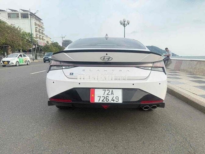 Bán nhanh Hyubdai Elantra 1.6 Tb Nline model 2024