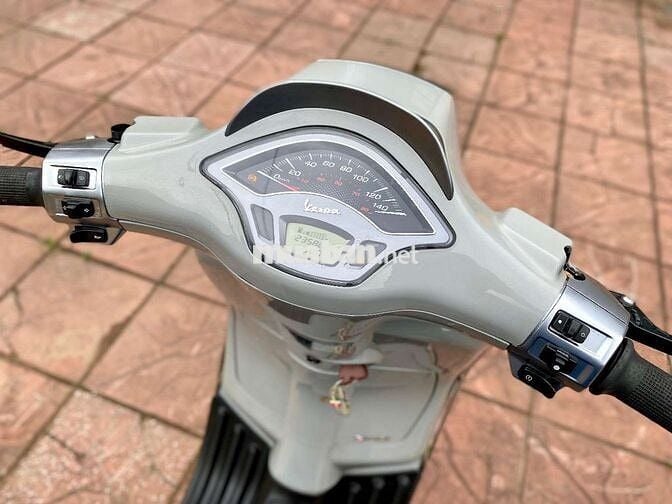 VESPA SPRINT ABS 125Fi Đèn Vuông 2016 Xám Xj Măng