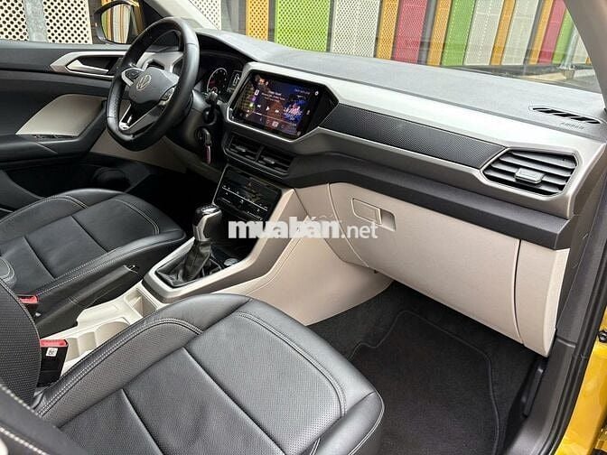 Volkswagen T-Cross Vàng 5 chỗ