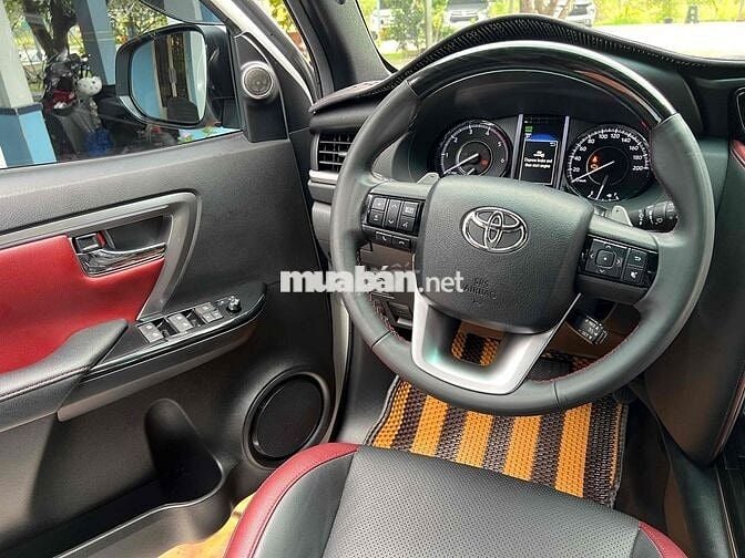 Fortuner Legender 2021 đi 23 ngàn Xe gia đình