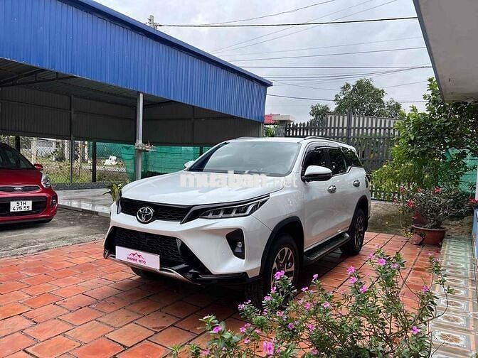 Fortuner Legender 2021 đi 23 ngàn Xe gia đình