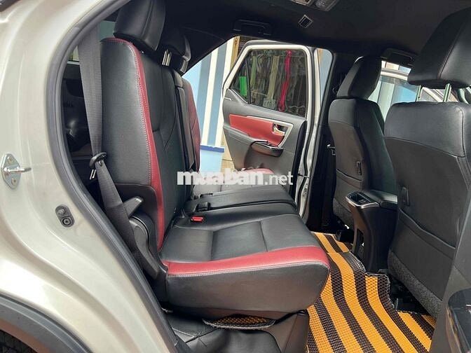 Fortuner Legender 2021 đi 23 ngàn Xe gia đình