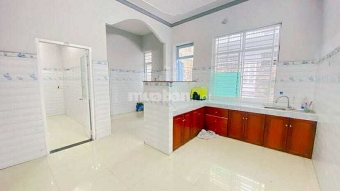 Cho thuê nhà ngang 8,5 m khu 586 có 5 phòng ngủ 12 triệu