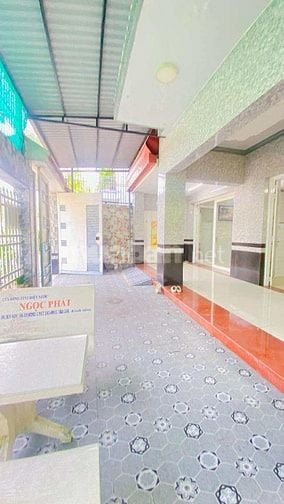 Cho thuê nhà ngang 8,5 m khu 586 có 5 phòng ngủ 12 triệu