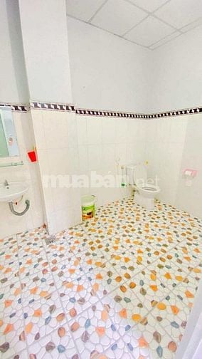 Cho thuê nhà ngang 8,5 m khu 586 có 5 phòng ngủ 12 triệu