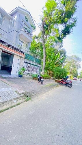 Cho thuê nhà ngang 8,5 m khu 586 có 5 phòng ngủ 12 triệu