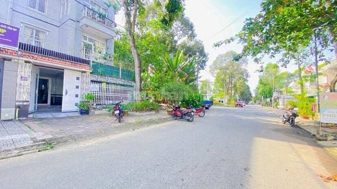 Cho thuê nhà ngang 8,5 m khu 586 có 5 phòng ngủ 12 triệu