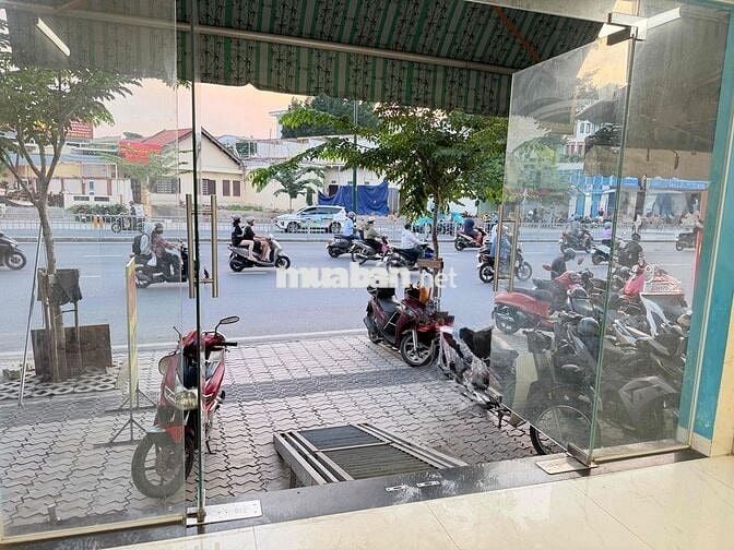 Nhà mặt tiền gò vấp Dương Quảng Hàm