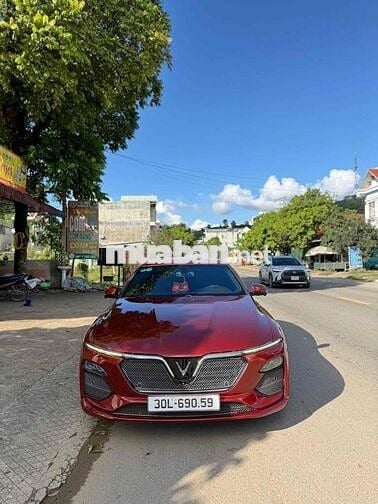 VinFast Lux A2.0 2019 Plus 2.0 AT - 110000 km