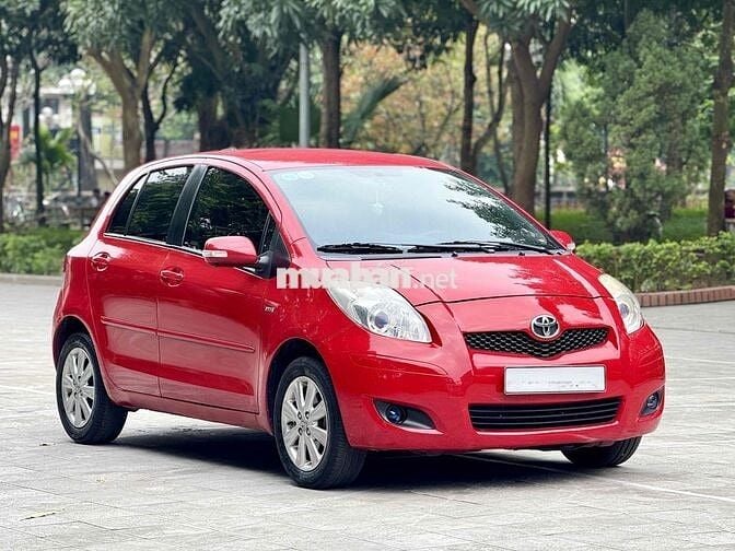 Toyota Yaris  1.5 AT 2013