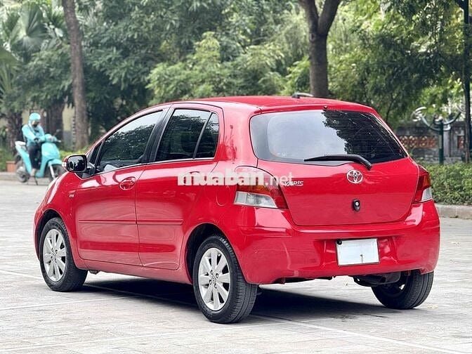 Toyota Yaris  1.5 AT 2013