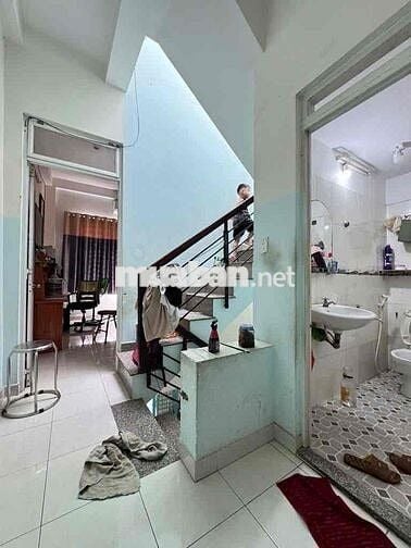 4tỷ36 bán ngà Bình tân, 41m2, 3 tầng, sổ hồng hoàn công