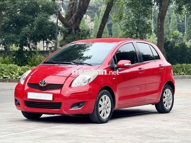 Toyota Yaris  1.5 AT 2013