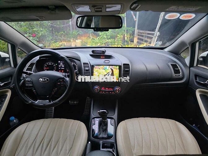 Kia Cerato 2016 2.0 AT - 100000 km