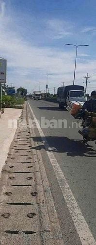 cho thuê nhà nguyên căn riêng biệt mặt tiền lộ nhựa lớn có đèn đường