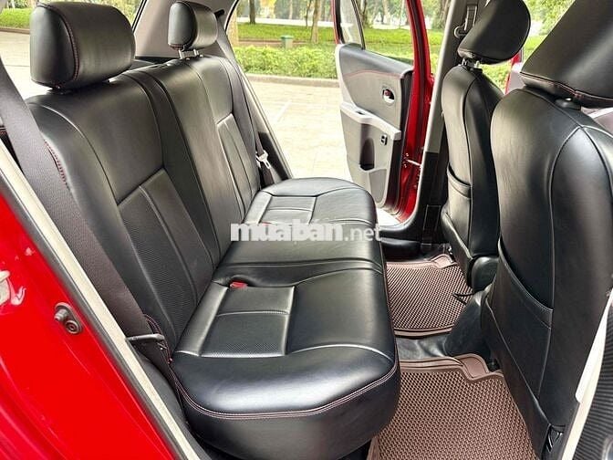 Toyota Yaris  1.5 AT 2013