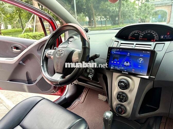 Toyota Yaris  1.5 AT 2013