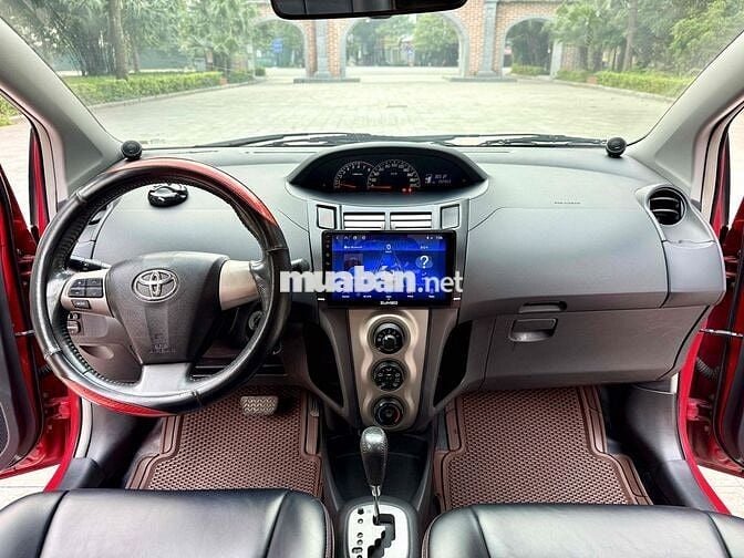 Toyota Yaris  1.5 AT 2013