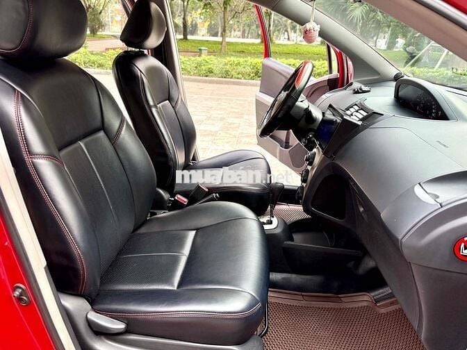 Toyota Yaris  1.5 AT 2013