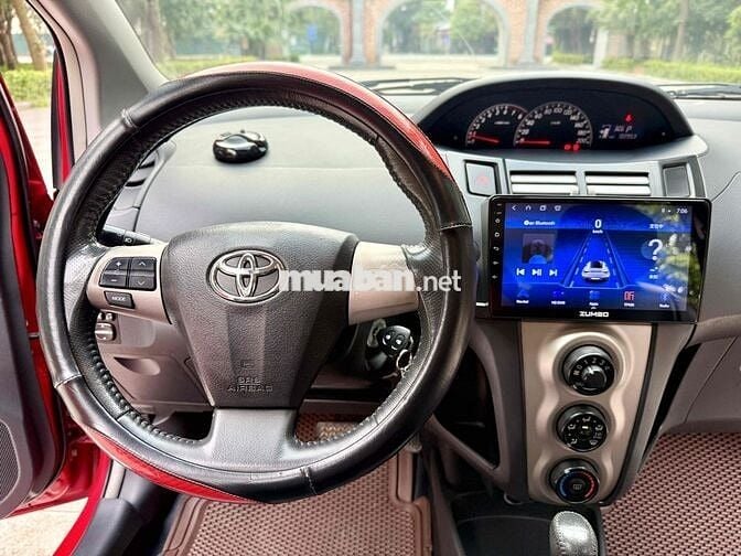 Toyota Yaris  1.5 AT 2013