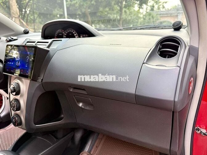 Toyota Yaris  1.5 AT 2013