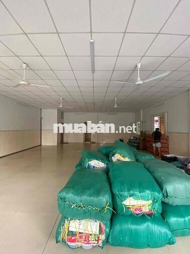 CHO THUÊ NHÀ 10x20 200m2 12TRIỆU - SẠCH ĐẸP - ĐƯỜNG XE 10TẤN