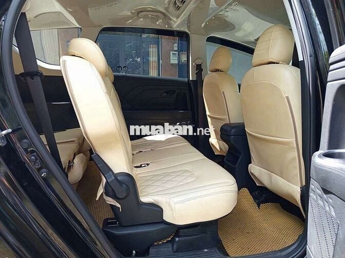 Hyundai Stargazer Đen 7 chỗ