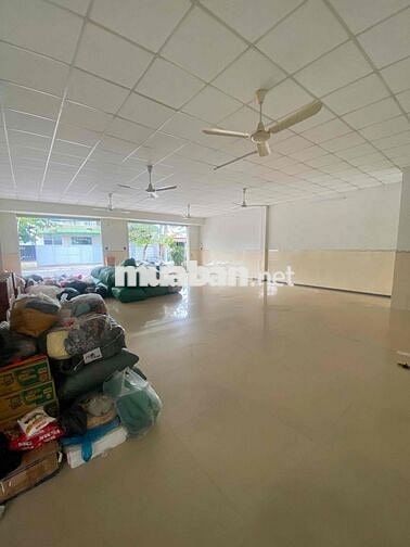 CHO THUÊ NHÀ 10x20 200m2 12TRIỆU - SẠCH ĐẸP - ĐƯỜNG XE 10TẤN