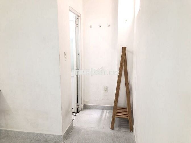 PHÒNG TRỌ SAU LƯNG SIÊU THỊ EMART (PHAN HUY ÍCH)