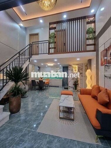 Nhà đẹp ở ngay trung tâm linh xuân gần truong hoc