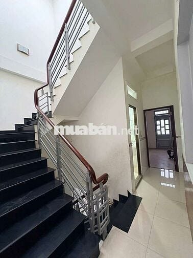 Cho thuê nguyên căn DT rộng, hẻm tải 1/, gần Mt Phạm Văn Chiêu P9 GV