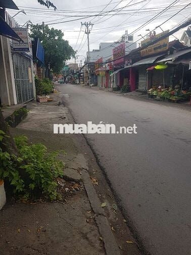 Nhà mặt tiền đường lớn dt 4×17 có 3pn,2wc. Dân cư đông đúc, sầm uất