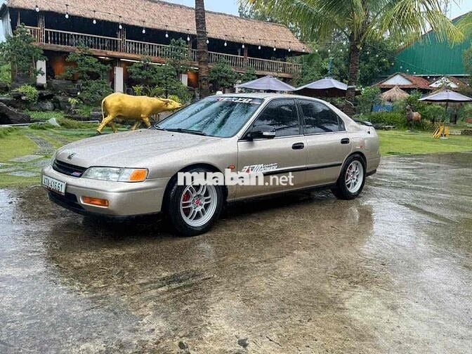 Honda Accord 1995 2.0 MT - 88888 km