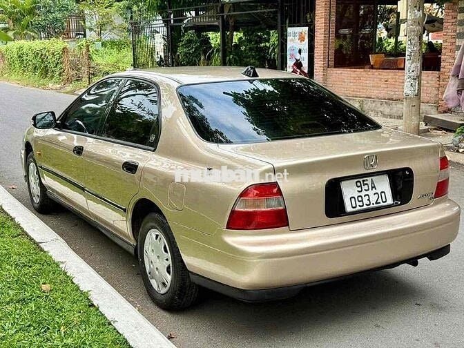 Honda Accord 1995 2.0 MT - 88888 km