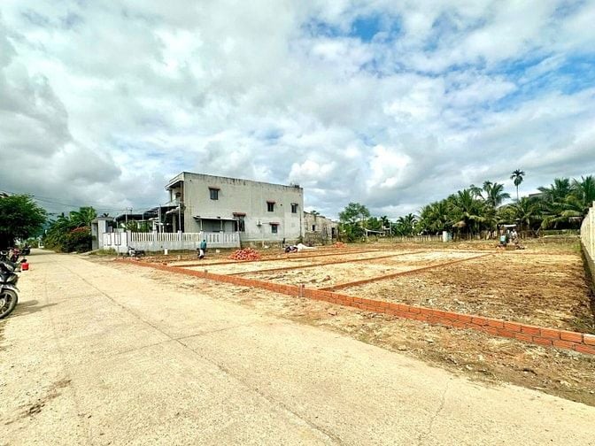 Chính chủ bán nhanh 2 lô liền kề nằm gần chợ Đại Hiệp